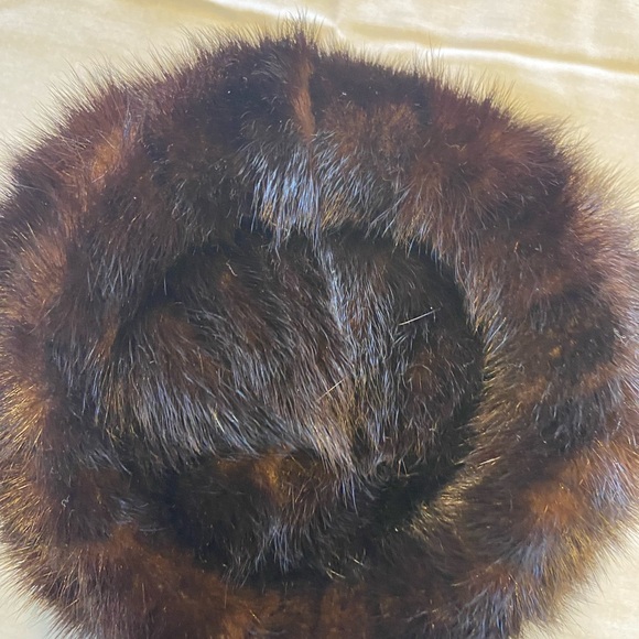Vintage Pillbox Mink Hat - Picture 3 of 6
